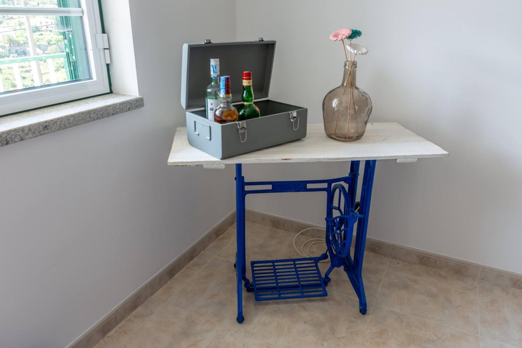 דירות מנטגאס A Casa Da Rapariga De Cabelo Azul מראה חיצוני תמונה